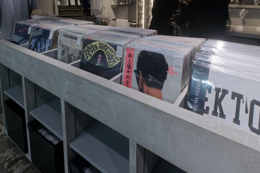Graphpaper TOKYO(グラフペーパー 東京) 参宮橋(代々木3丁目) 店舗1FのVektor shop®(ベクターショップ) のレコード