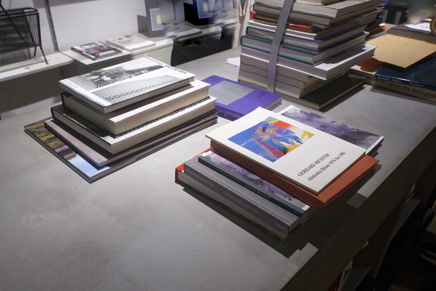 Graphpaper TOKYO(グラフペーパー 東京) 参宮橋(代々木3丁目) 店舗1FのVektor shop®(ベクターショップ) のアートブック