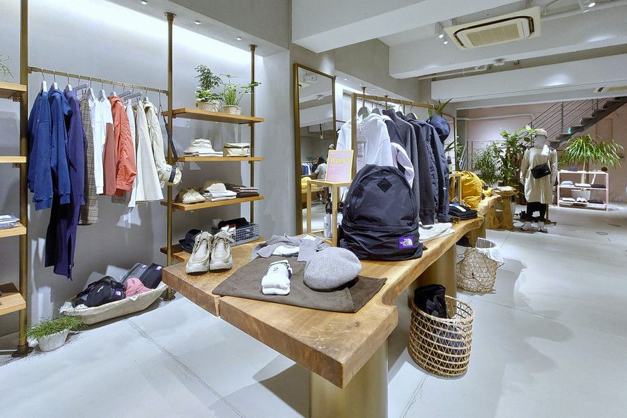 THE NORTH FACE 3(march) ザ・ノース・フェイス マーチ 原宿の1F店内ディスプレイ