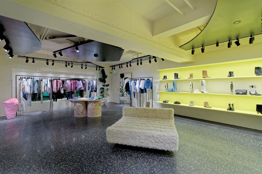 イザベル マラン 青山店の2F店内の様子