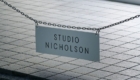 スタジオ ニコルソン 青山の店頭の看板