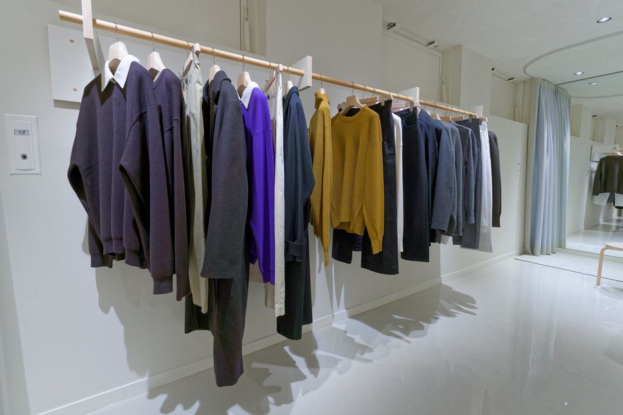 スタジオ ニコルソン 青山のアパレル類