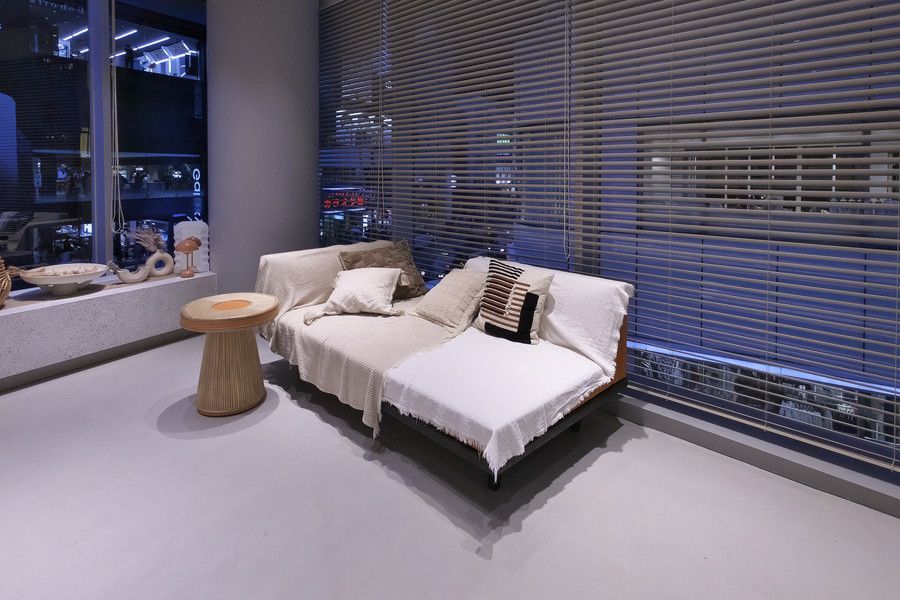 UGG TOKYO FLAGSHIP STORE(アグ 東京 フラッグシップ ストア) 2Fのソファー