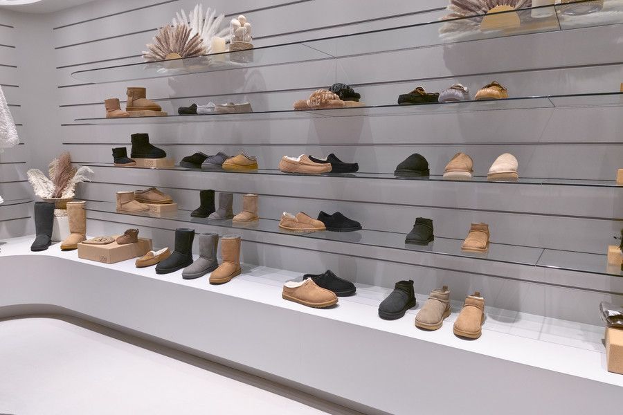 UGG TOKYO FLAGSHIP STORE(アグ 東京 フラッグシップ ストア)の定番のムートンブーツ