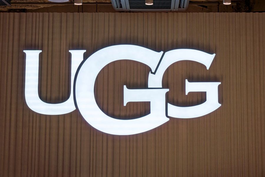 UGG TOKYO FLAGSHIP STORE(アグ 東京 フラッグシップ ストア)の店内のブランドロゴ
