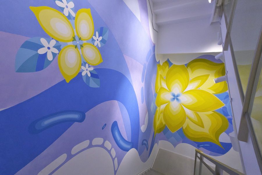 UGG TOKYO FLAGSHIP STORE(アグ 東京 フラッグシップ ストア)の階段のアートワーク