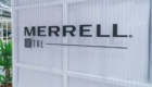 MERRELL 1TRL TOKYOのロゴ看板