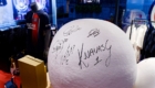 ダルマに描かれたパリサンジェルマンの選手たちのサイン