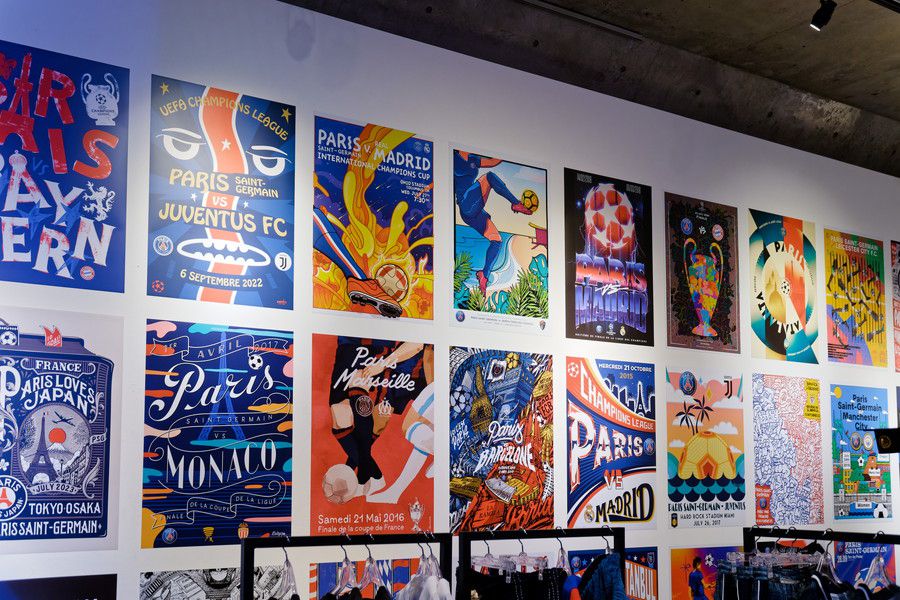パリサンジェルマン(PSG) 表参道の地下１階のポスターのアートワーク