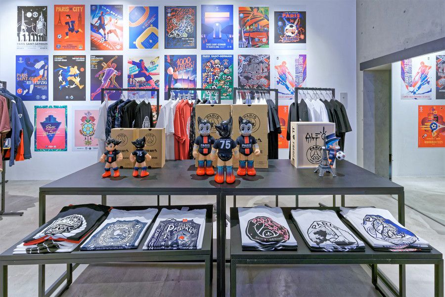 パリサンジェルマン(PSG) 表参道の鉄腕アトムのフィギュア