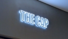 THE CAP(ザ キャップ) 立川のネオンのロゴ看板