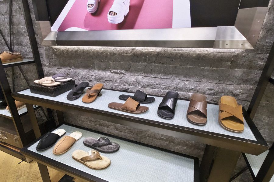 UGG(アグ) 表参道ヒルズのサンダル