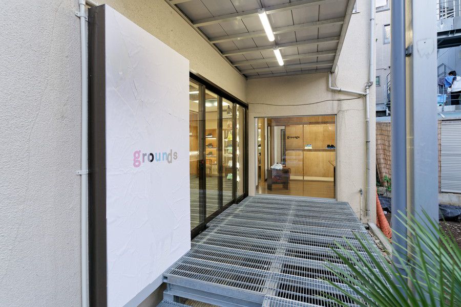 グラウンズ 原宿 grounds STORE 001の入り口