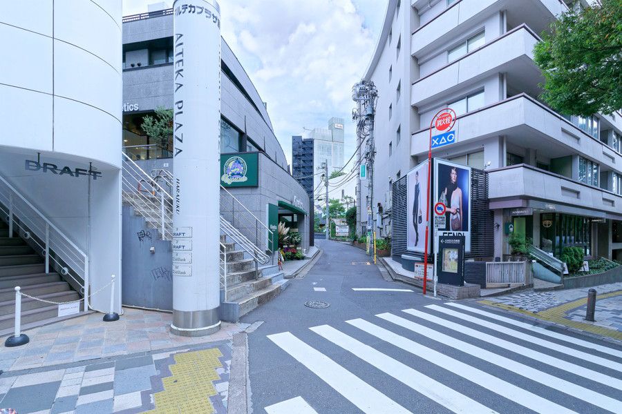 KInetics(キネティクス) 原宿の表参道からのアクセス