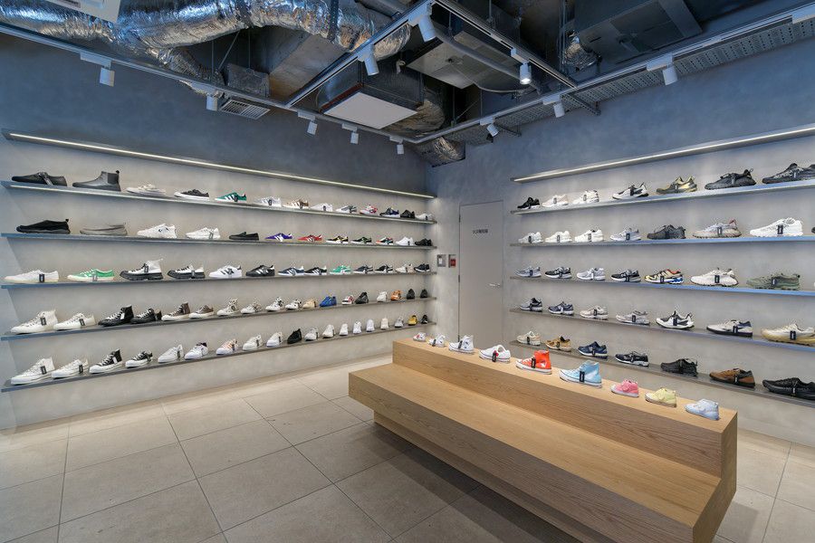 KInetics(キネティクス) 原宿のスニーカーウォール