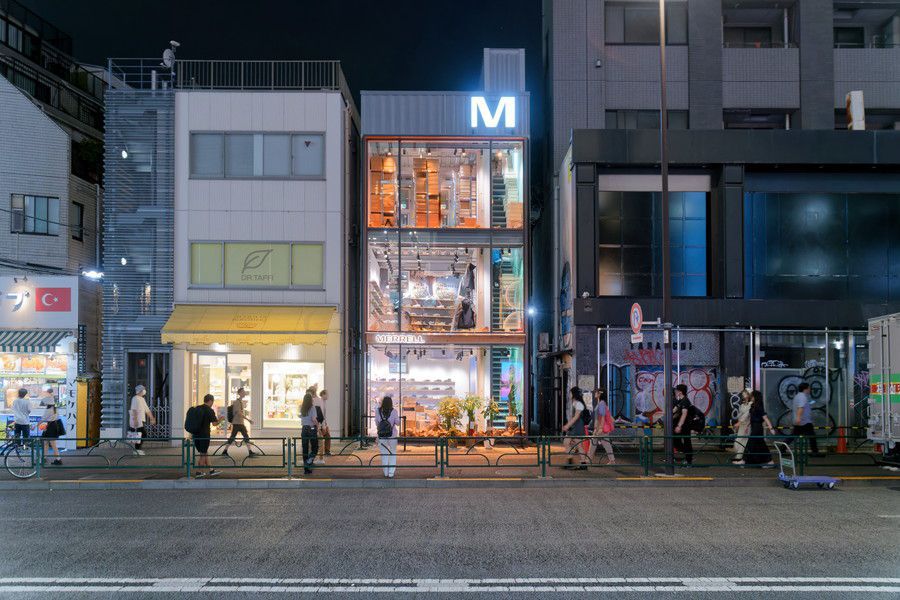 メレル 原宿 MERRELL HARAJUKU FLAGSHIPの明治通りの様子
