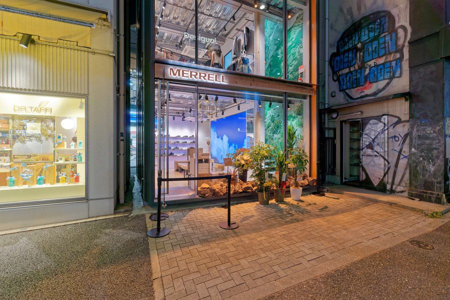 メレル 原宿 MERRELL HARAJUKU FLAGSHIPのエントランス