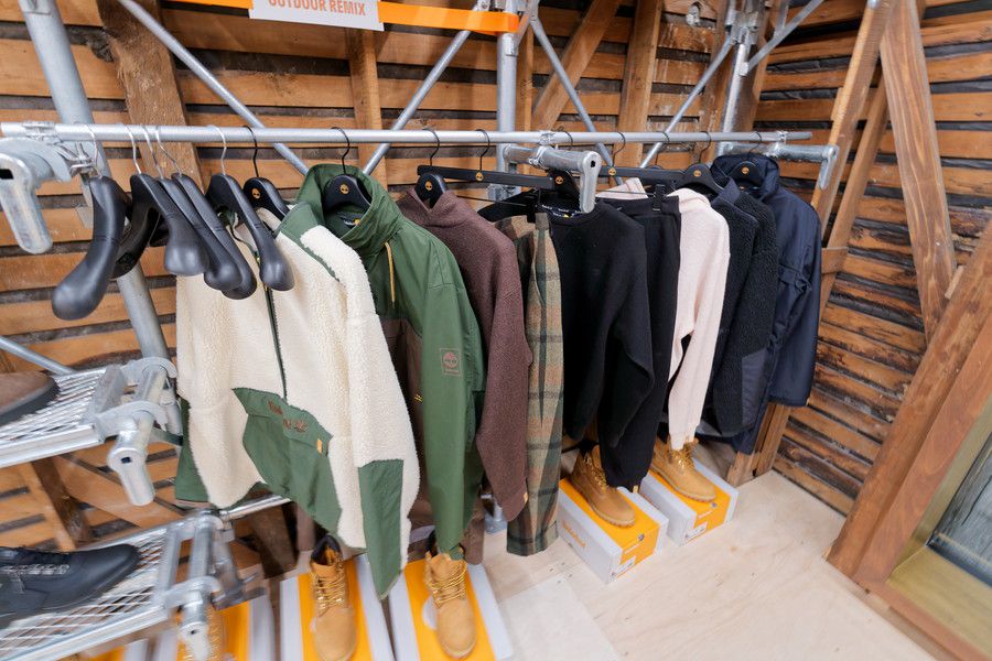 ティンバーランド 代官山 TIMBERLAND BOUTIQUE TOKYOの2Fのアパレル類