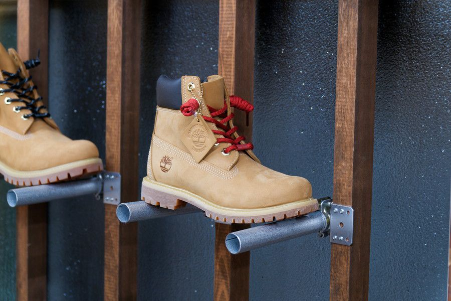 カスタムされたティンバーランドのイエローブーツ