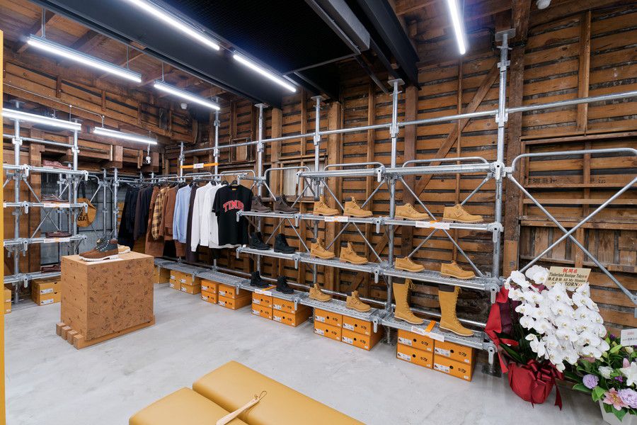 ティンバーランド 代官山 TIMBERLAND BOUTIQUE TOKYOの1F店内の様子