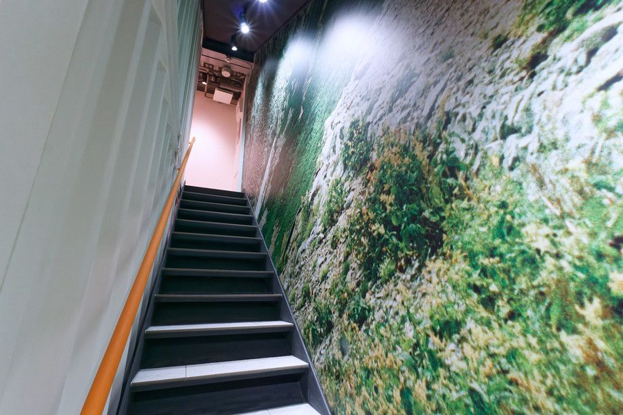 メレル 原宿 MERRELL HARAJUKU FLAGSHIP の店内の階段