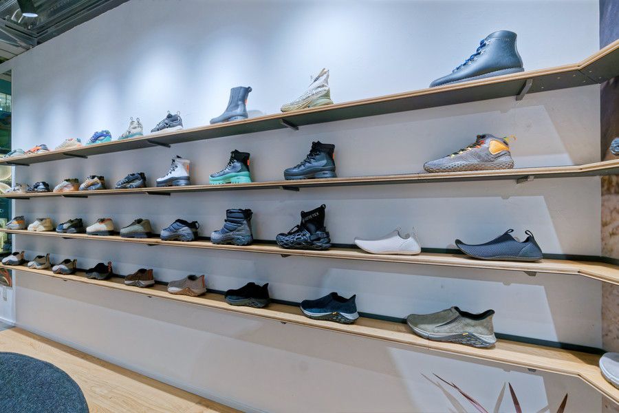 メレル 原宿 MERRELL HARAJUKU FLAGSHIP 2F ハイエンドな1TRL(ワンティーアールエル)のトレッキングシューズやブーツなど