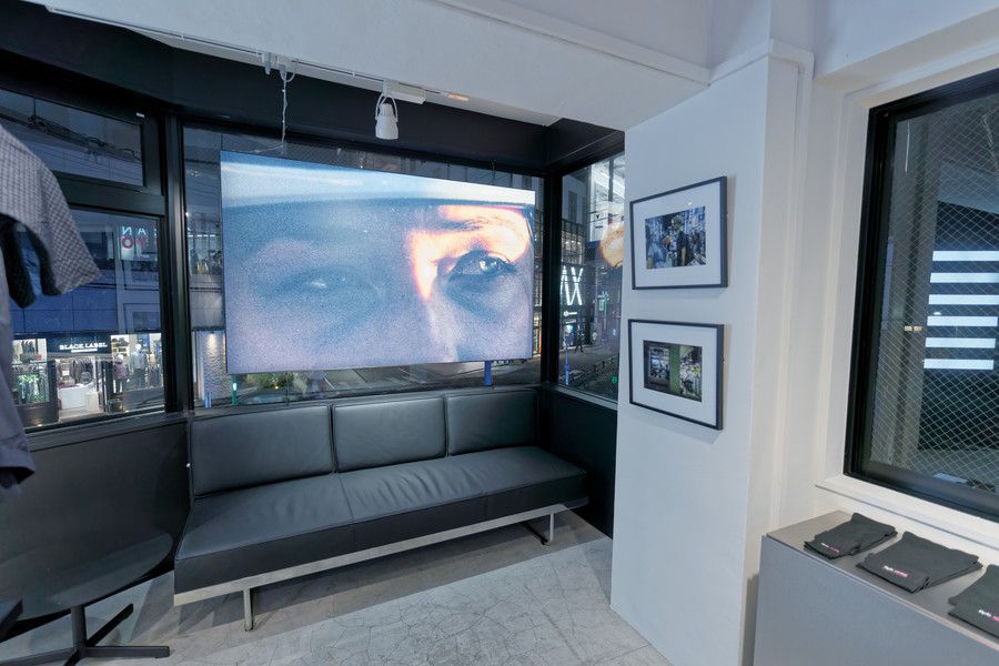 Rapha(ラファ)東京 2Fのソファ