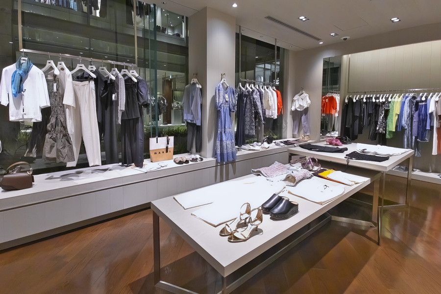 H BEAUTY & YOUTH(エイチ ビューティー アンド ユース) 青山の店内の様子