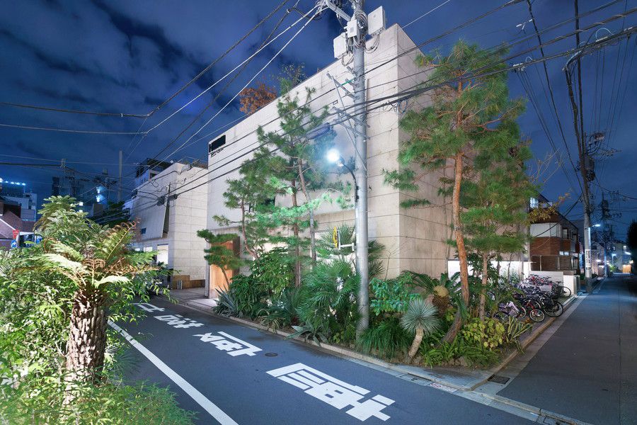 ROKU 青山の周辺の様子