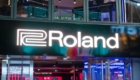 Roland Store Tokyo(ローランドストア 東京)の光る看板