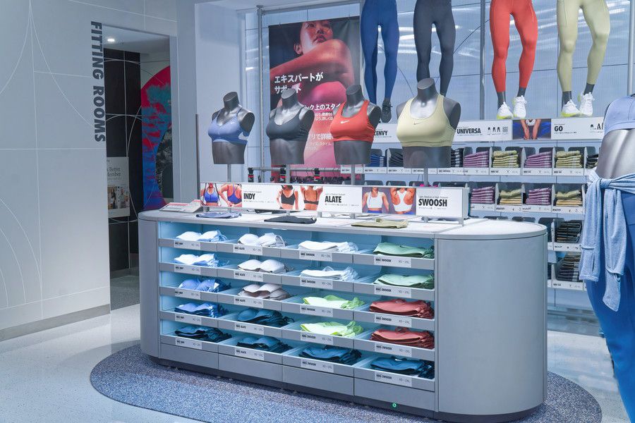 NIKE(ナイキ) 銀座のレギンスなどのアンダーウェア類のコーナー