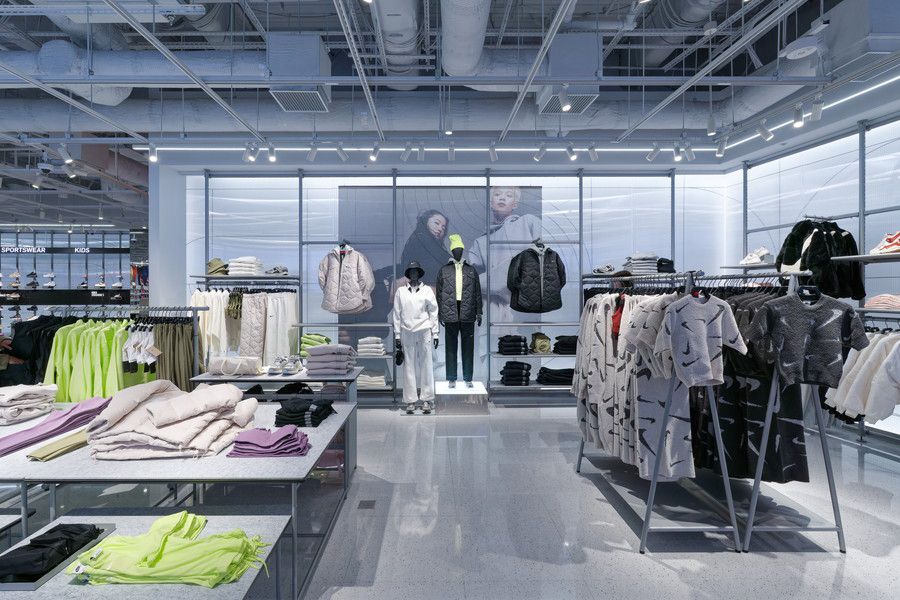 NIKE(ナイキ) 銀座のレディースのライフスタイルアパレルのコーナー