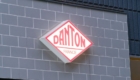 DANTON TOKYO(ダントン 東京) 表参道の光る店舗の看板
