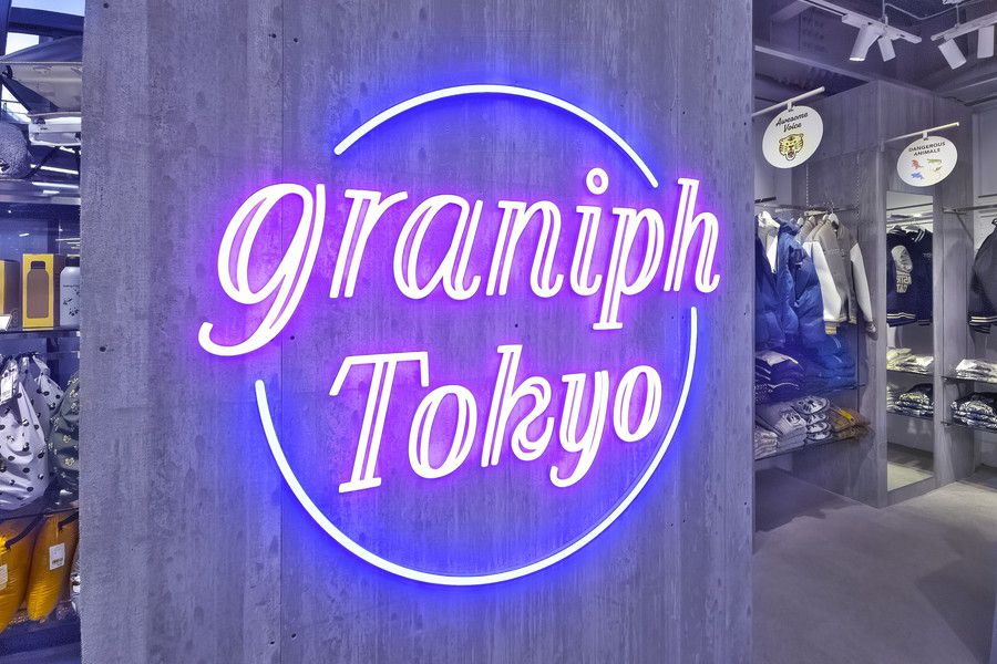 graniph Tokyo(グラニフ 東京)の店内ネオン看板