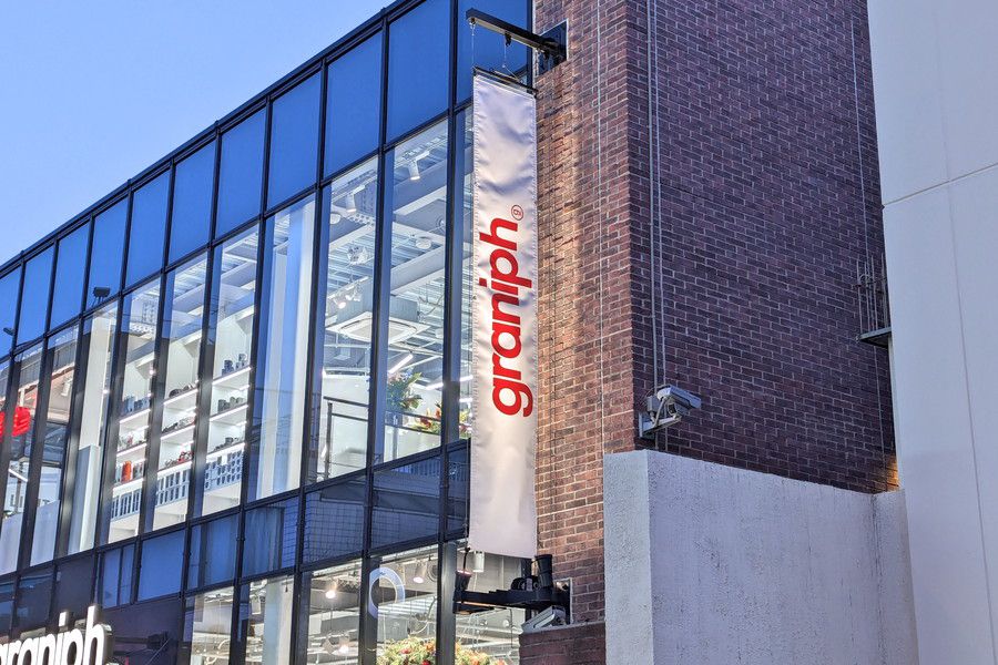 graniph Tokyo(グラニフ 東京)のフラッグ(看板)