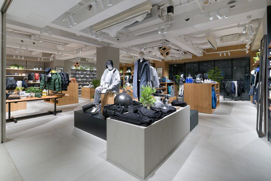 ザ・ノースフェイス ニュートラルワークス 吉祥寺の2Fの店内の様子