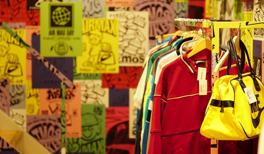 NIKE AIR MAX 2light atmos POP UP STORE展示アイテム