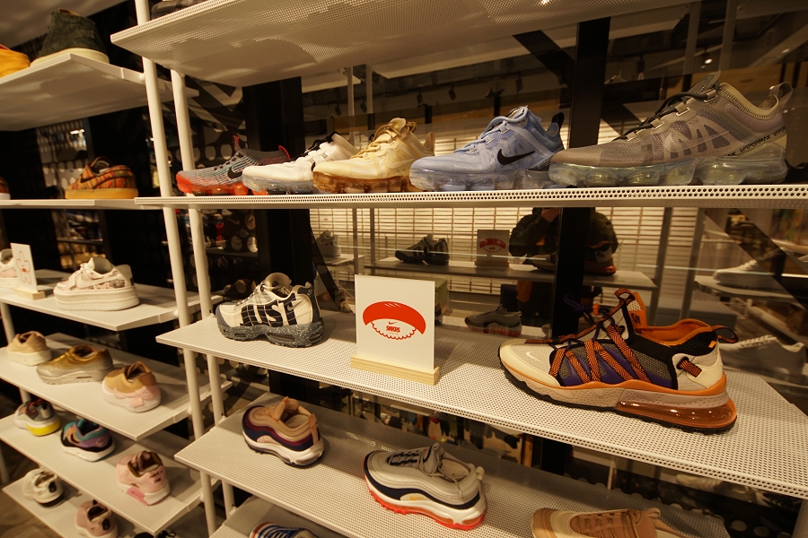 NIKE KICKS LONGE OMOTESANDO SNKRS 1 YEAR ANNIVERSARY 2F