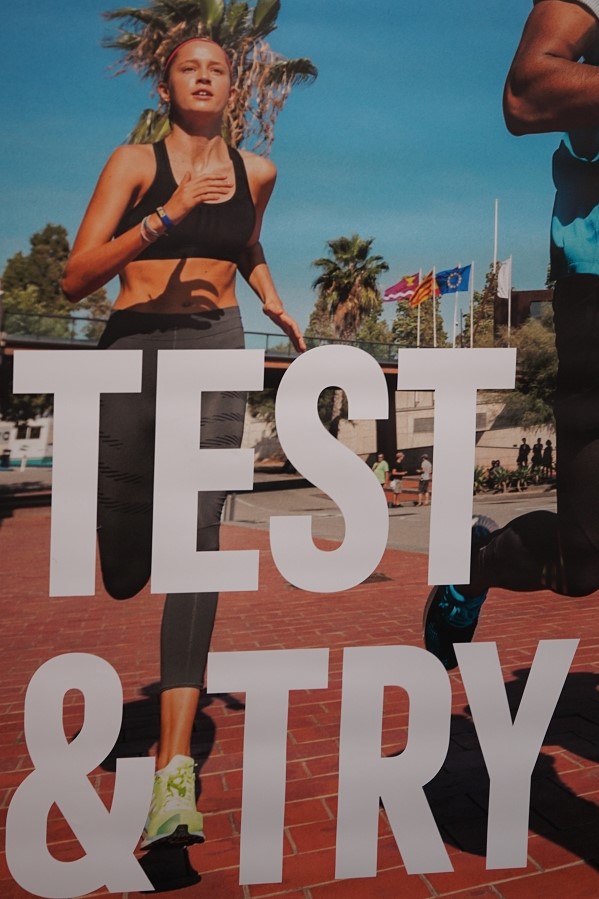 アディダス バス  ウルトラブースト19