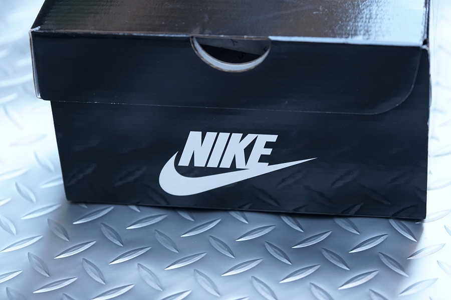 NIKE AIRMAX 1 OA YT TOKYO MAZEに宅万勇太氏のサインを入れて
