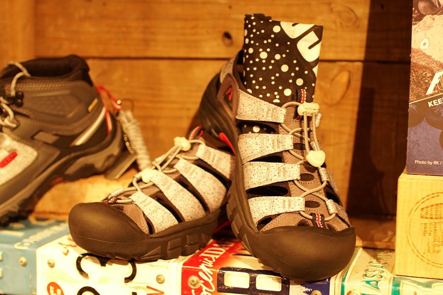 KEEN(キーン)とフジロックの限定コラボ2モデルをKEEN GARAGE