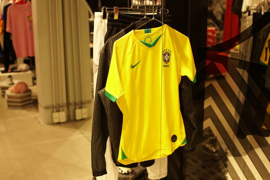 NIKE KICKS LOUNGE OMOTESANDO (ナイキ キックスラウンジ 表参道) 女子サッカーワールドカップ インスタレーション アパレル