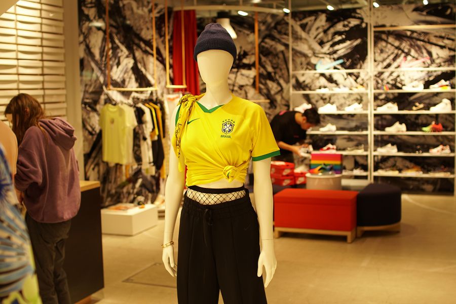 NIKE KICKS LOUNGE OMOTESANDO (ナイキ キックスラウンジ 表参道) 女子サッカーワールドカップ インスタレーション ディスプレイ