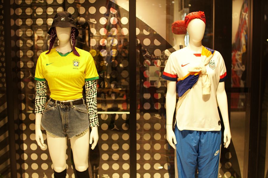 NIKE KICKS LOUNGE OMOTESANDO (ナイキ キックスラウンジ 表参道) 女子サッカーワールドカップ インスタレーション ディスプレイ