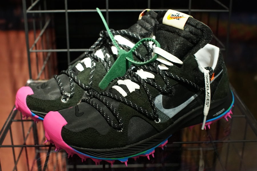 Off-White × Nike Air Zoom Terra Kiger 5(ナイキ エアズーム テラ カイガー 5)