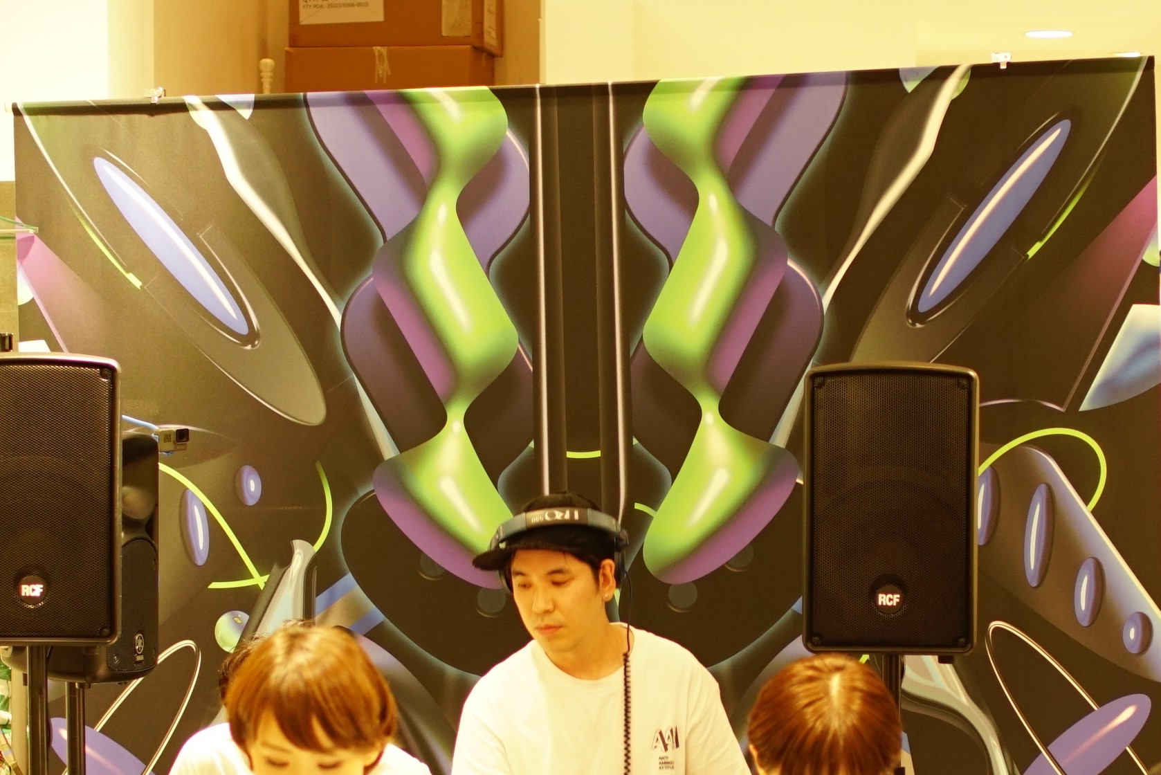 ADIDAS OZWEEGO(アディダス オズウィーゴ) ディスプレイ