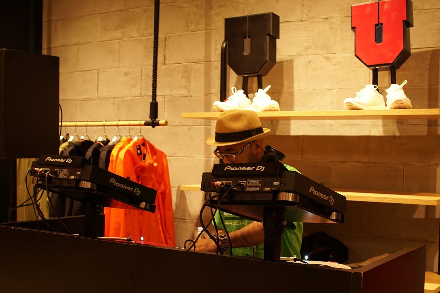 adidas x UNDEFEATED ULTRABOOST release party アディダス アンディフィーテッド ウルトラブースト リリースパーティ DJプレイ MACKA-CHIN(NITRO MICROPHONE UNDERGROUND)