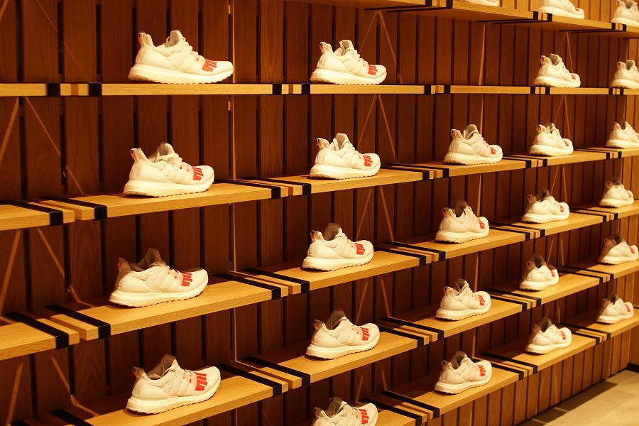 adidas x UNDEFEATED ULTRABOOST release party アディダス アンディフィーテッド ウルトラブースト リリースパーティ ディスプレイ