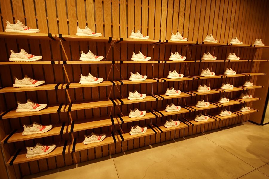 adidas x UNDEFEATED ULTRABOOST release party アディダス アンディフィーテッド ウルトラブースト リリースパーティ ディスプレイ