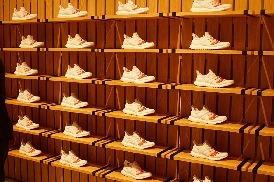 adidas x UNDEFEATED ULTRABOOST release party アディダス アンディフィーテッド ウルトラブースト リリースパーティ ディスプレイ